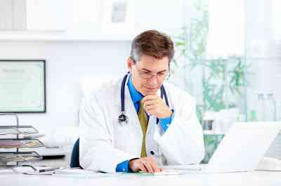 © grinny - stock.adobe.com Arzt